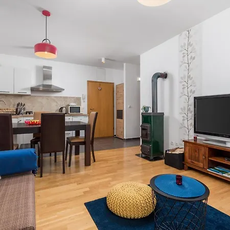 Nora Apartman *