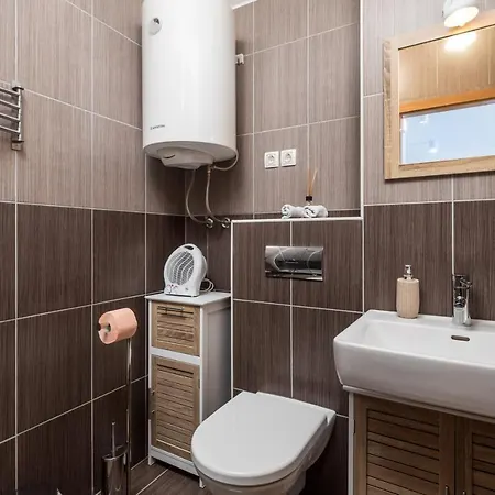 Nora Apartment *